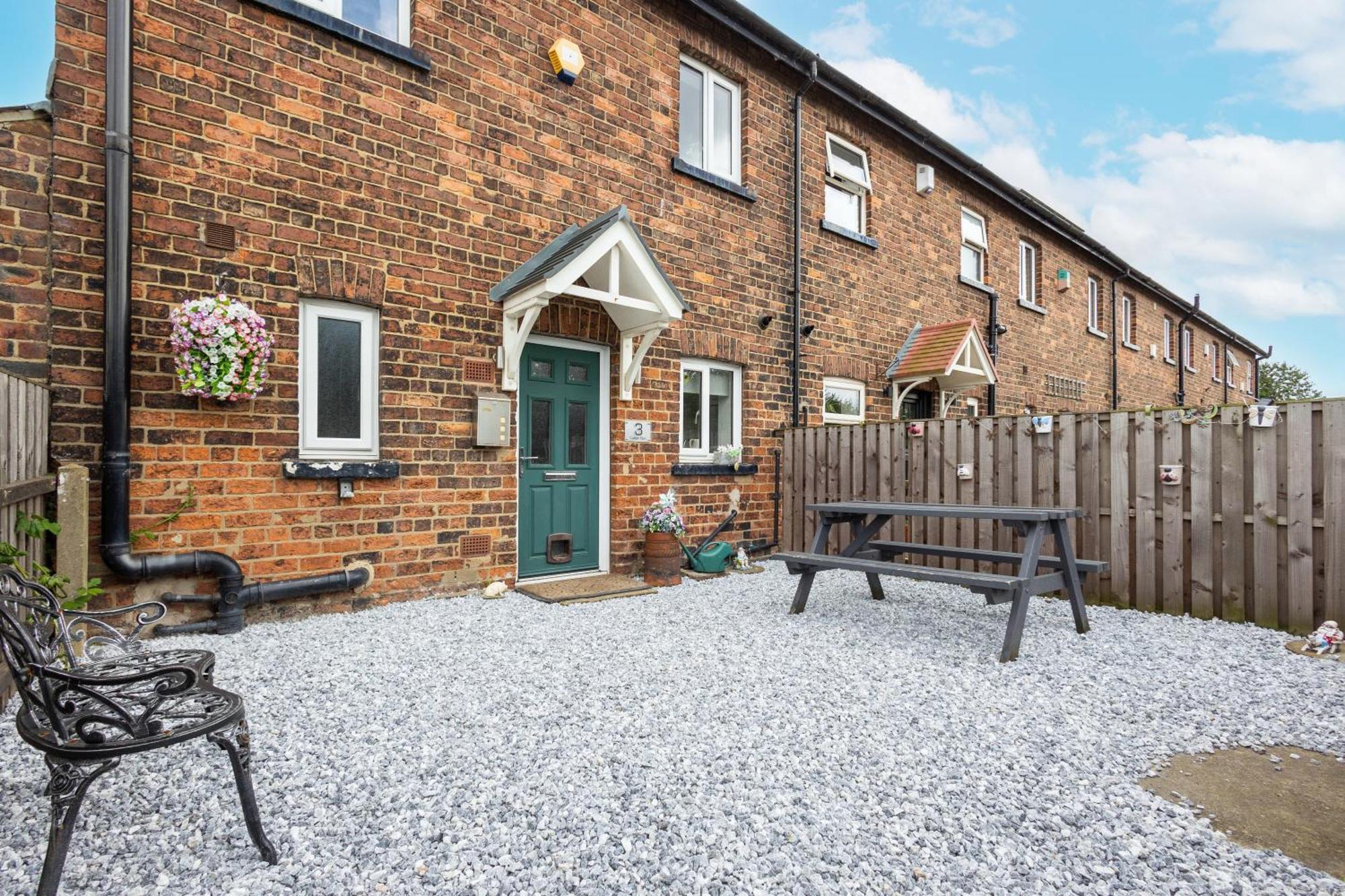 Canal Side Cottage Wakefield Stanley  Exterior photo